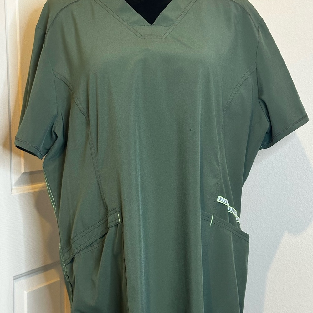 Scrubstar Olive V-Neck Short Sleeve Top